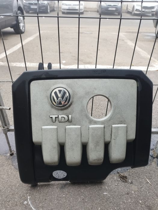 Dezmembrez piese caroserie - ornamente vw golf 5