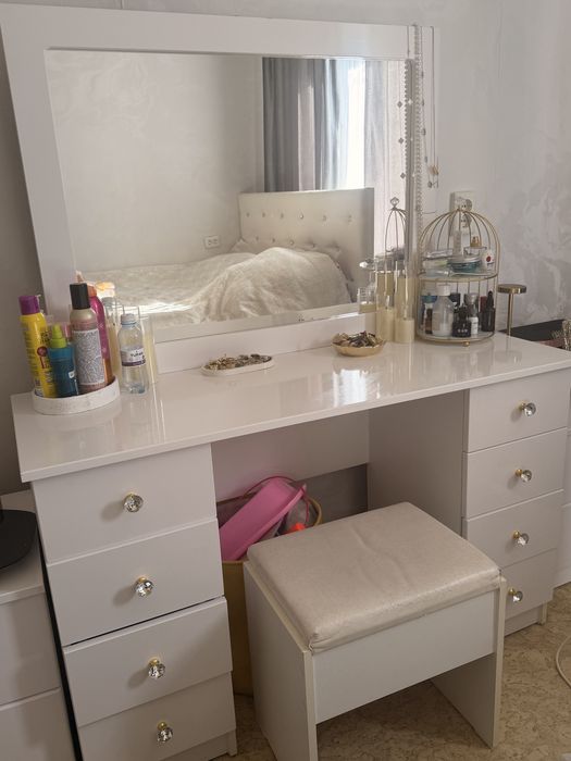 Спальный гарнитур