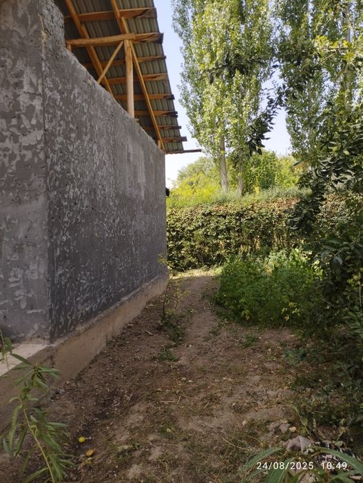 Srochno Toshkent vil Bo'stonliq tumanida yer 6,5 sotox 4 xona yarim ta