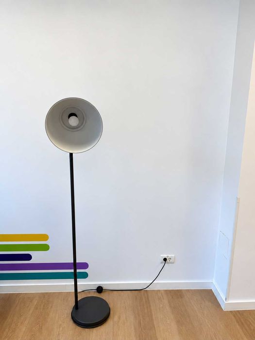 Set mobilier IKEA – 2 fotolii extensibile, masa bar, scaune si lampadare