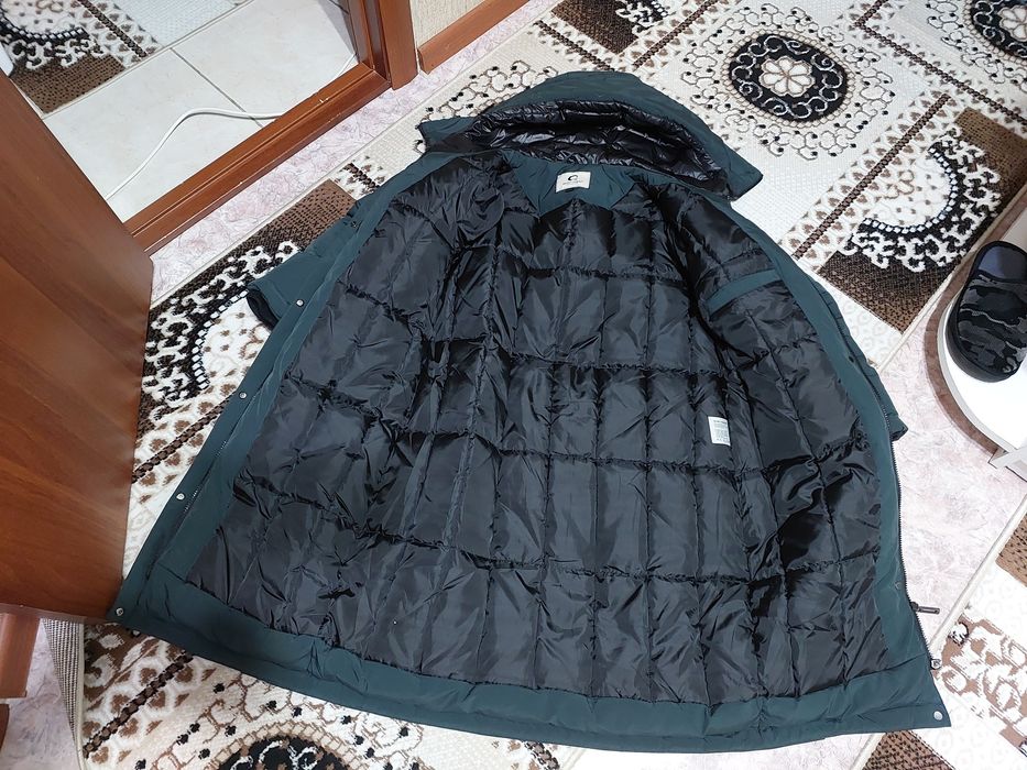 Продам зимний пуховик!!