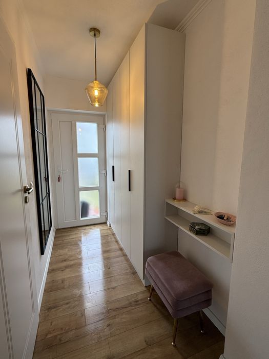 De închiriat – Jumătate de duplex modernă, cu grădină generoasă