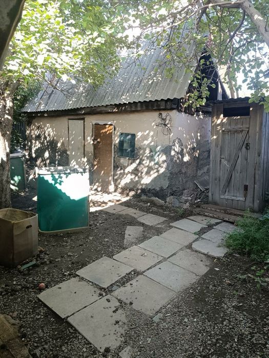 Продам двухэтажный дом с подвалом на Красина