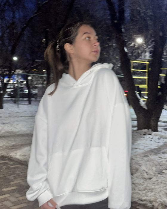 Трендовые худи с открытой спиной