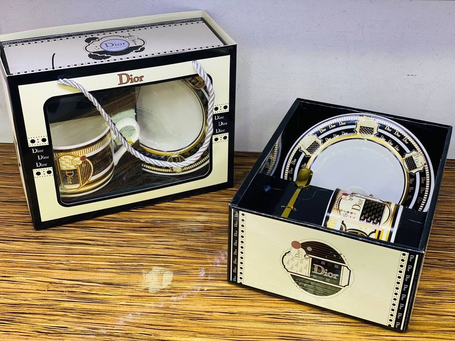 Подарочный чайный набор Dior —это отличный подарок в красивой упаковке