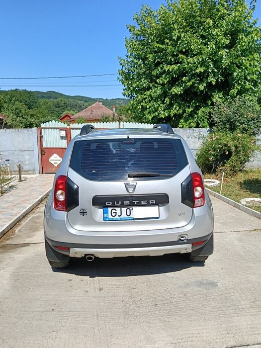 Vând Dacia Duster anul 2010 ptret 4.800 euro negociabil