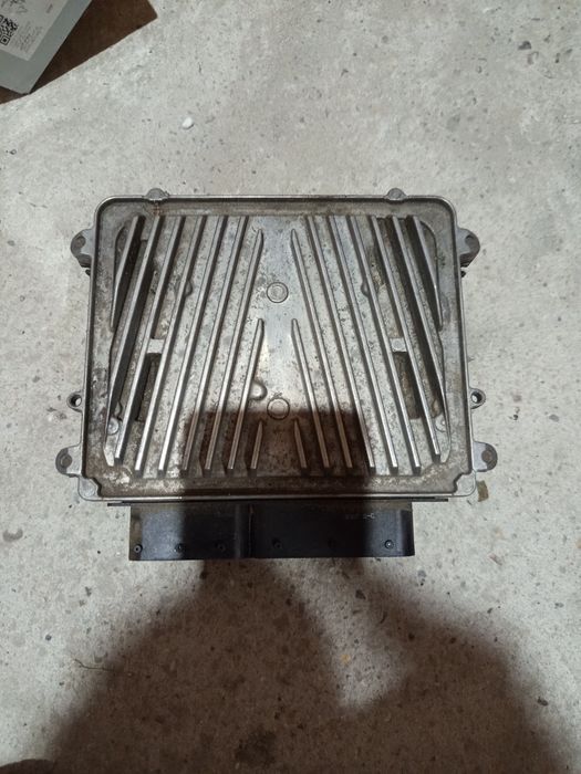 Mercedes 230 V6 204 k.c