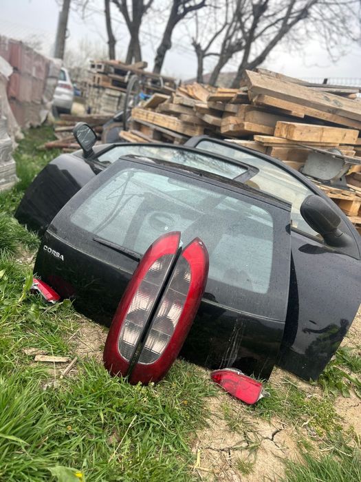 Vând uși,haion si stopuri Opel Corsa
