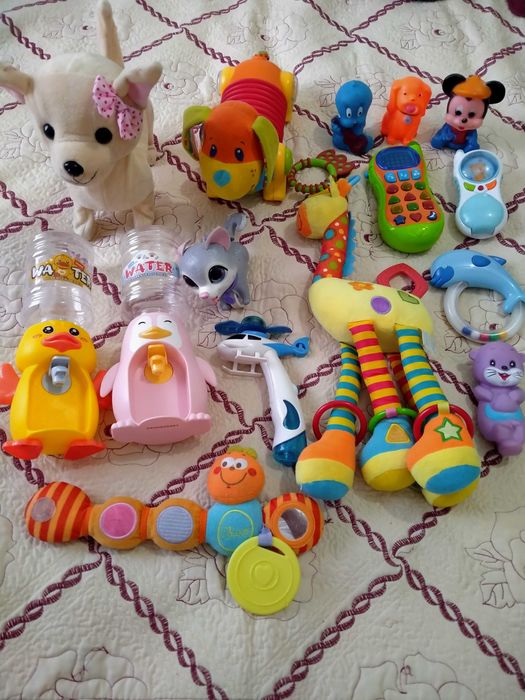 Продам игрушки для малышей
