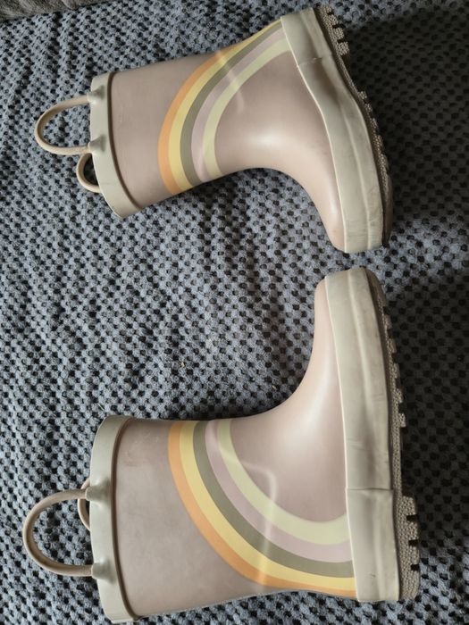 Детско яке и детски ботуши