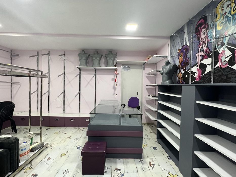 Обзавеждане за детски магазин