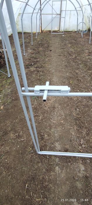 Оранжерия с размери 9х3х2.10 метра.