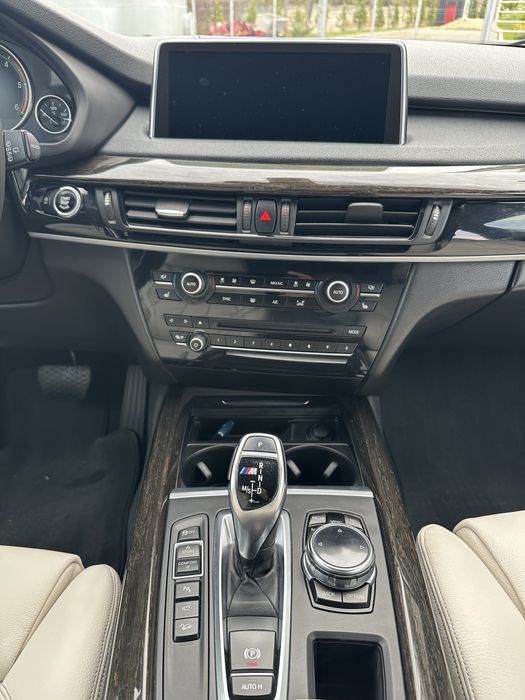 De vanzare BMW X5  M50d