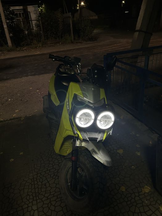 Продам скутер 150 кубов