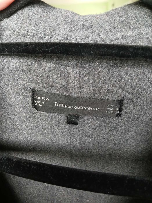 Zara Сиво дълго палто до коленатв