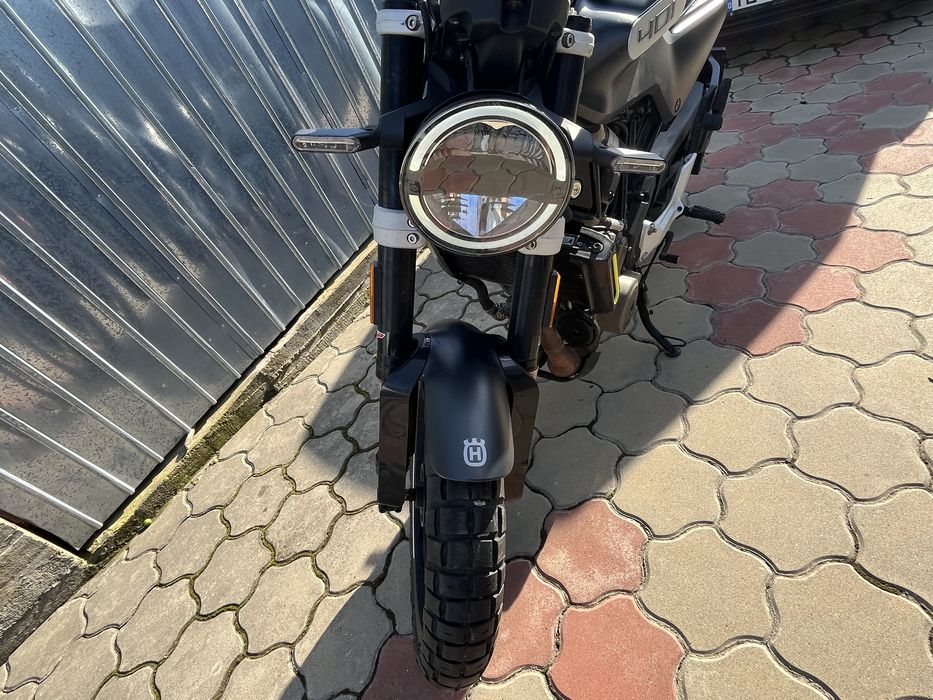 Husqvarna Svartpilen 401 (2021) | 4.500 km