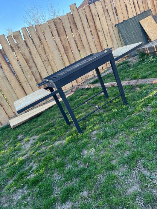 Vând grătar metalic