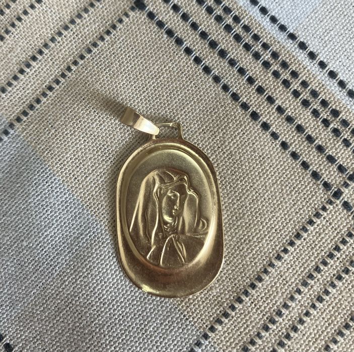 Златна висуска Богородица 14к.,3,23гр.