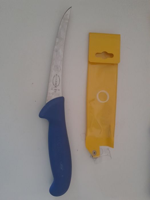 Нож за обезкостяване Dick немски 15 см. 10 евро