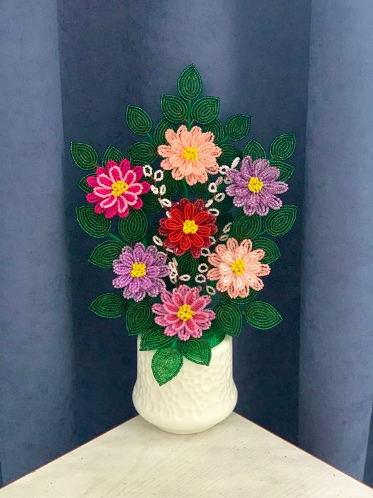 На подарок цветы из бисера