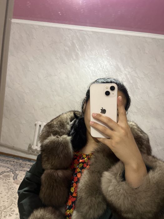 Парка, цвет - хаки, состояние - хороший.