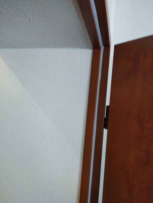 Метални интериорни врати Хьорман цвят дъб с монтаж