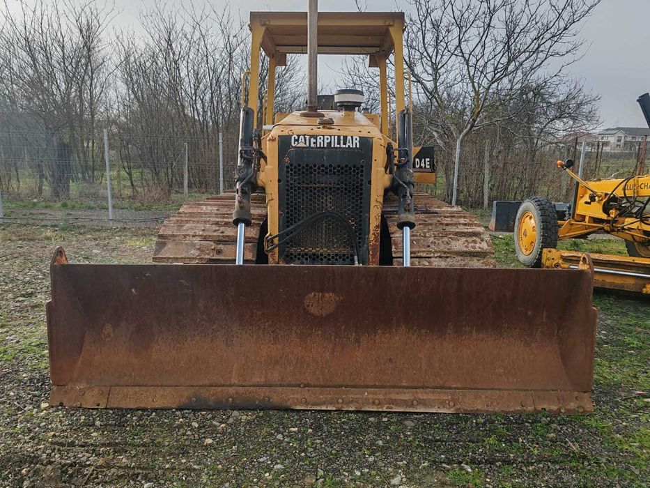 Buldozer Caterpillar D4E cu Scarificator