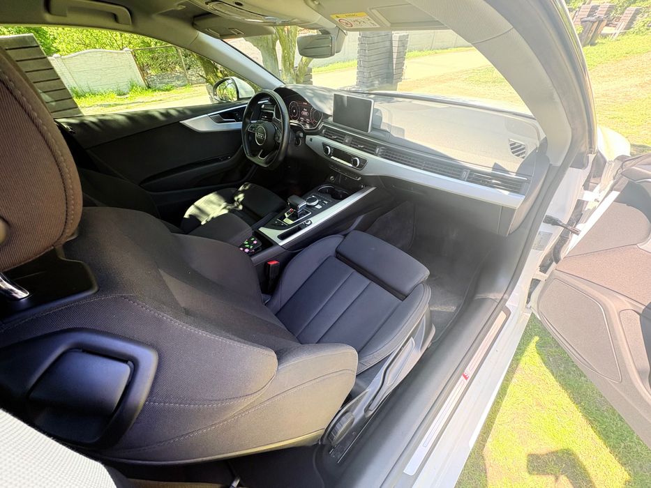 Vând Audi A5 Sline