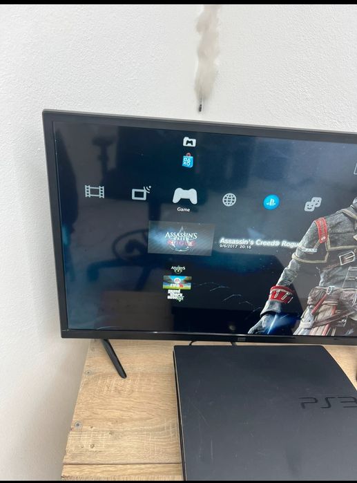 Ps3 cu 4 jocuri Cablu hdmi, cablu alimentare si maneta