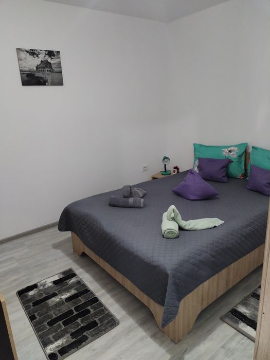 Închiriez apartament/garsoniera