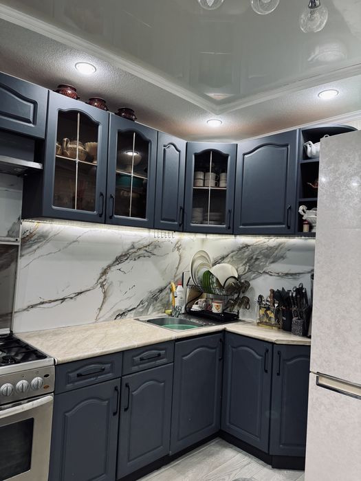 Кухонный гарнитур серый