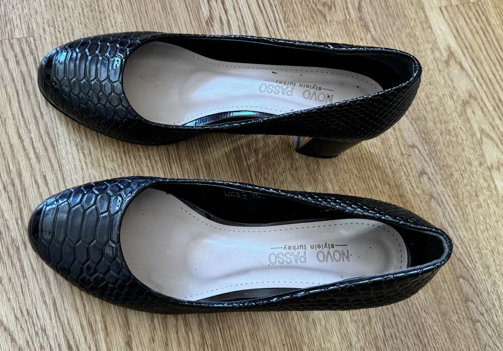 Продается туфли в отличном состоянии