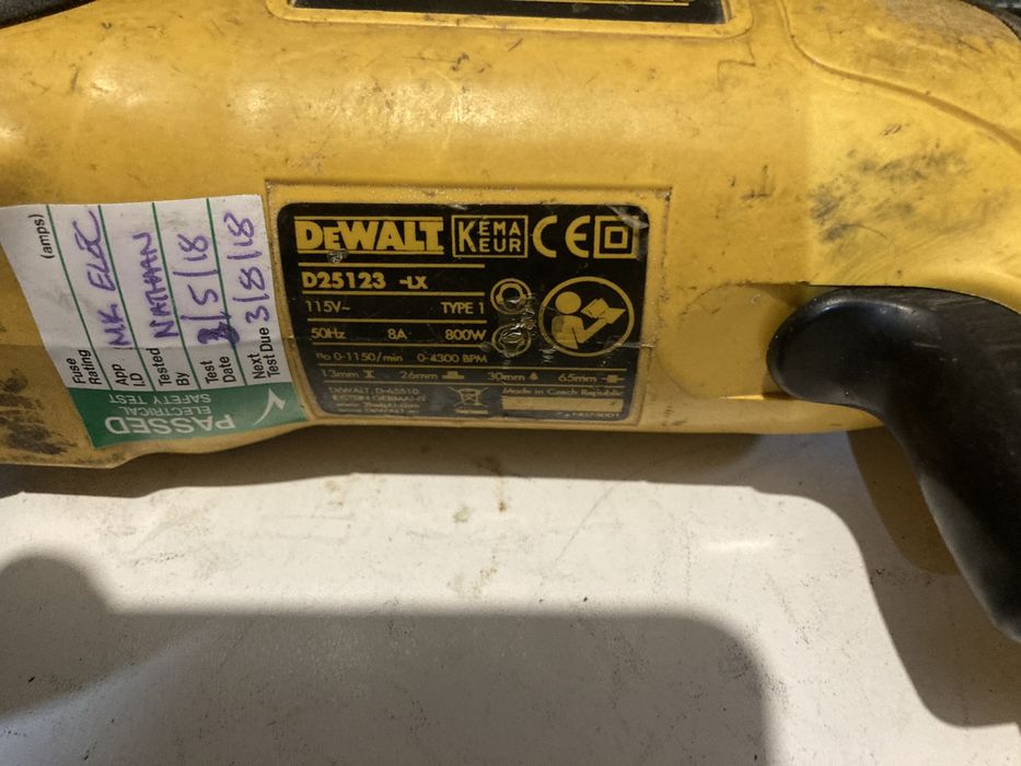 Rotopercutor Dewalt D25123 800w Alimentare 110w cu Defect