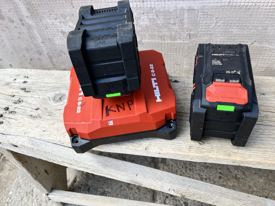 Hilti nuron bateri de 12 amp  si incarcator rapid c8 milawukee sabie fierastrau  impecabila  cu bateria de 5 amp  nu dewalt makita bosch