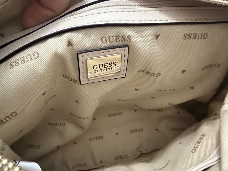 Geanta de umar Guess noua cu eticheta