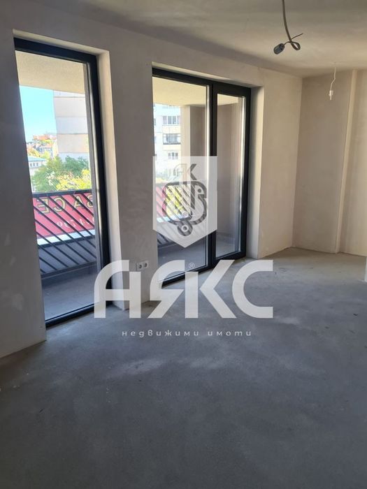 Продава се Тристаен апартамент в София, Зона Б-5 - 154 кв.м за 1623 €/кв.м - Снимка #3