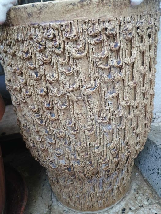 Продавам 3 стилни рисувани саксии-кашпи порцелан