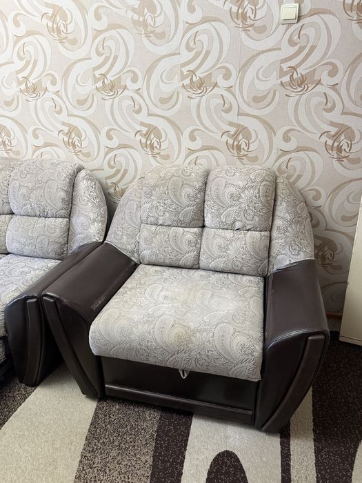 Продам диван с креслом