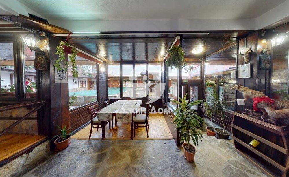 Продава се Хотел в с. Кошарица, Област Бургас - 662 кв.м за 577 €/кв.м - Снимка #8