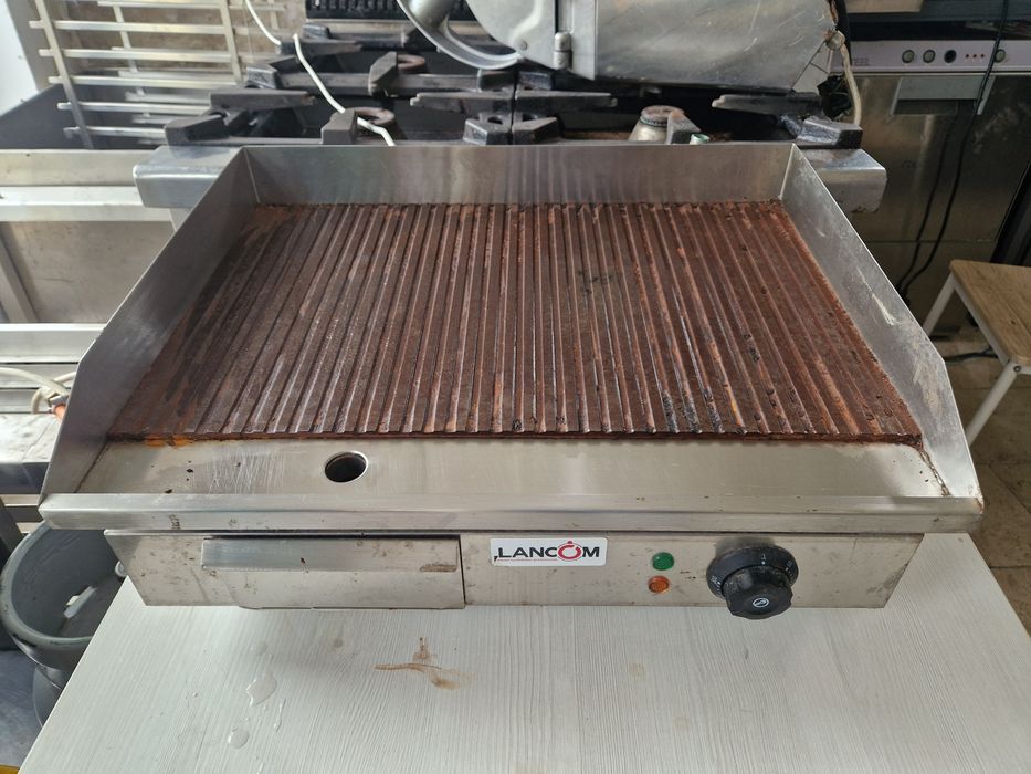 Gratar gaz sau curent cu banc, din inox, de putere