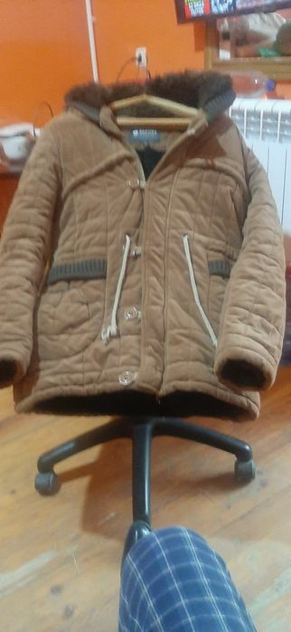 Куртка в отличном состоянии.пользывался несколко раз.без дефектов.