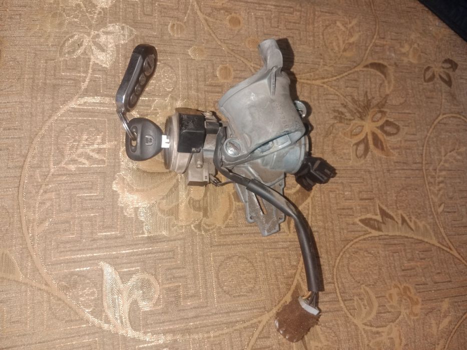 Замок зажигания Митсубиси Галант