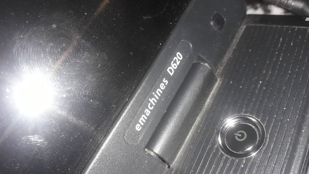 Ноутбук emashines