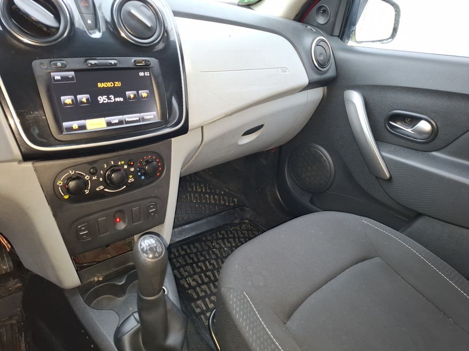 Vand  Dacia Logan 1,2 benzină +gpl 2200 euro ,stare foarte bună. Nu are AC ...