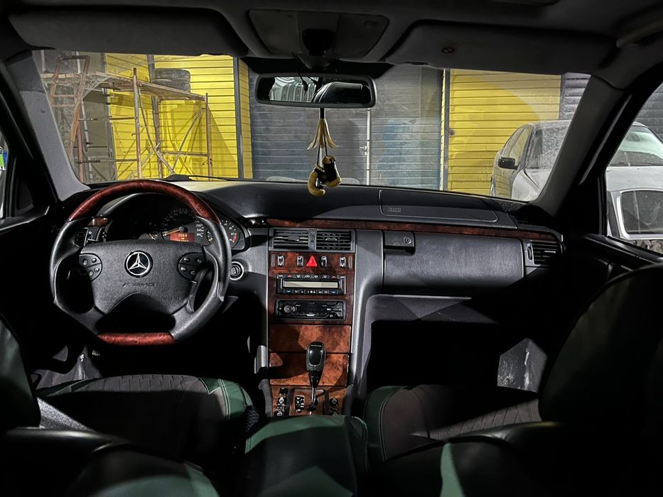 Продам срочно Мерседес 210w