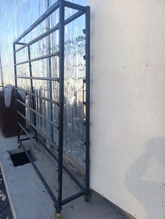 Stellaj vitrina klyonka uchun