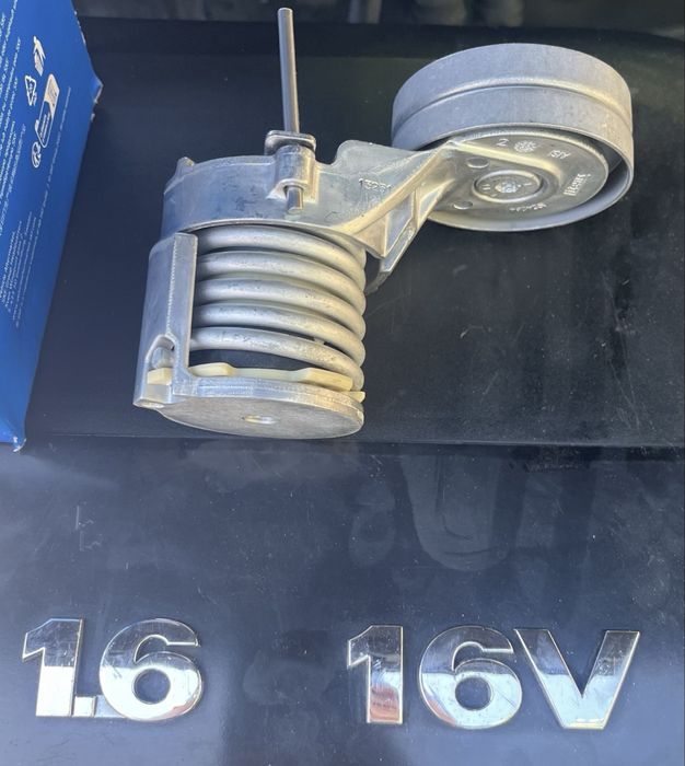 Rolă întinzător curea transmisie SKF pentru VW  golf 4 ! Produsul este NOU !!!