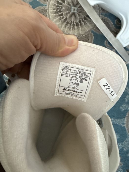 Коньки женски38размер