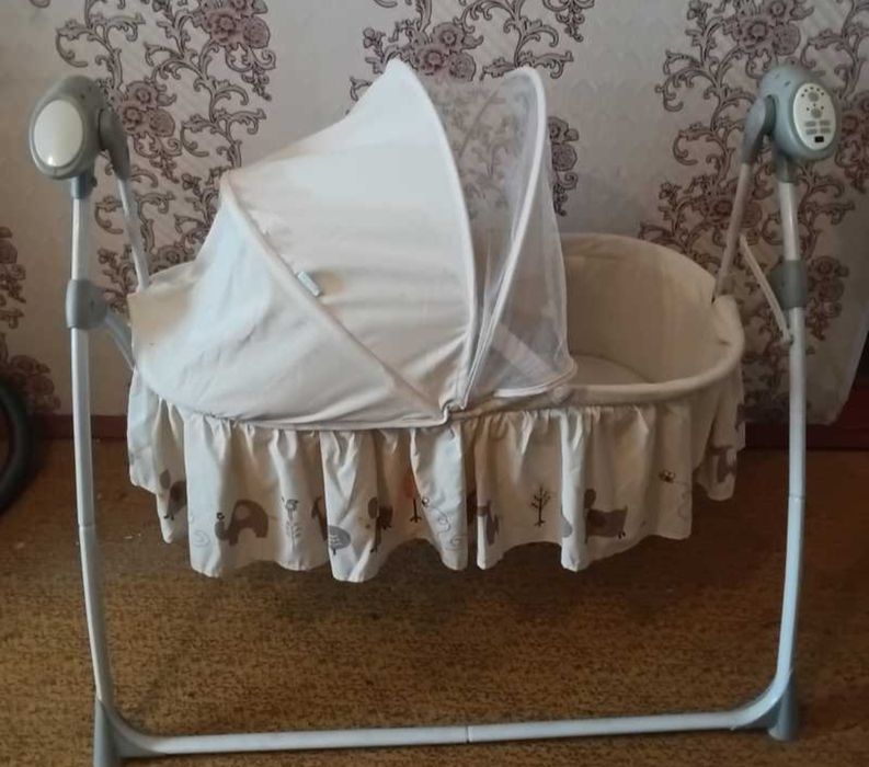 Продаются кроватка-люлька и коляска