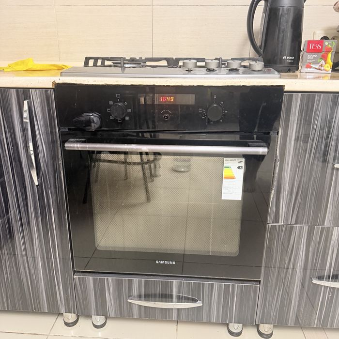 Кухня с техникой